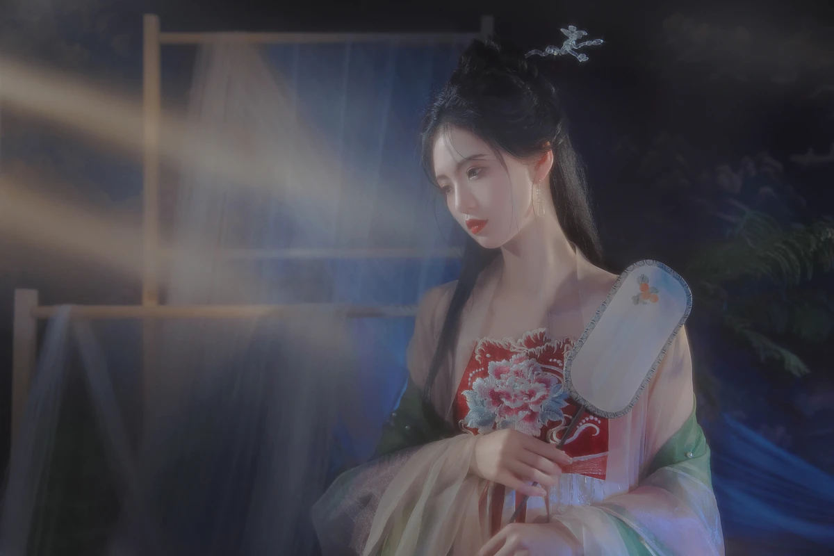[YITUYU] 2023.03.09 Vol.3035 The garden is green Fat Qi#[31P]-4
