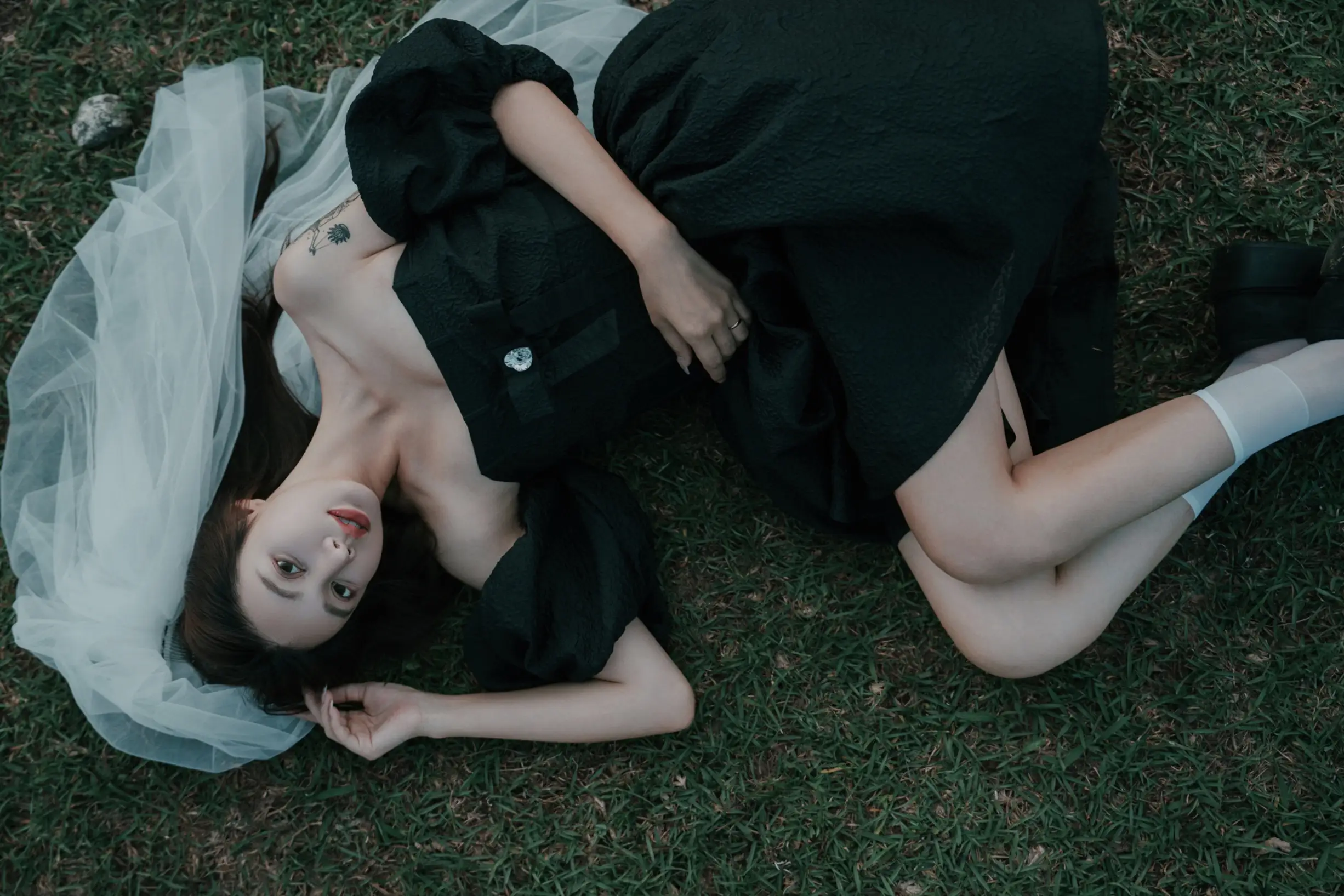 [YITUYU] 2022.09.16 VOL.1964 - Gradient moment, black skirt and white gauze emotional film Classmate Shuwen#[39P]-9